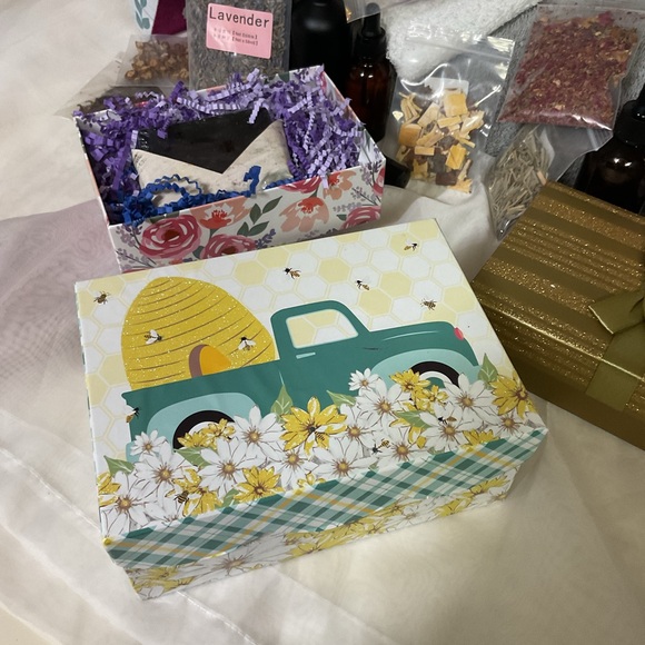 NWT Hotouch Lace Patchwork Floral Pattern Overlay Top V-neck Loose Short Sleeves - Picture 16 of 16